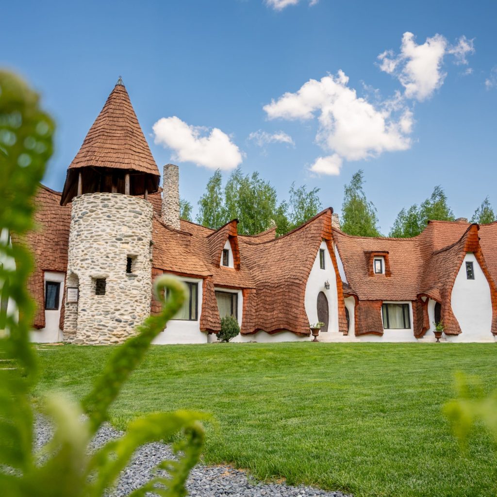 castelul de lut valea zanelor